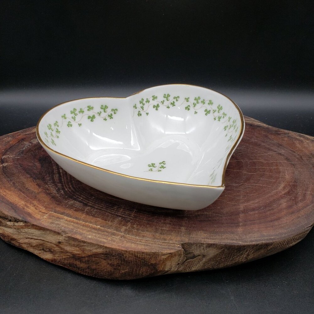 Royal Tara Ireland Shamrock Heart Bowl 6" Gold Trim Fine Bone China